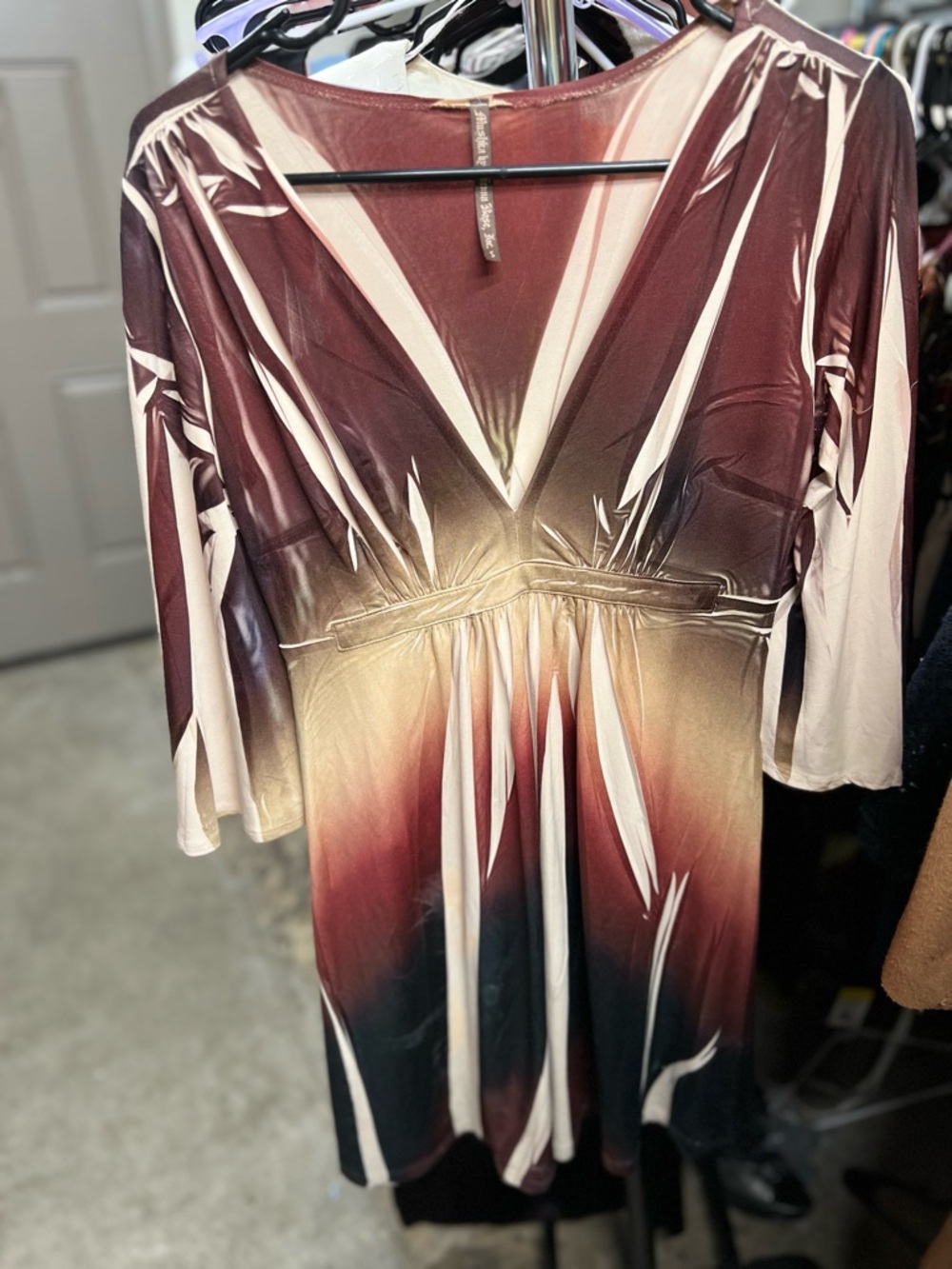 ❤️Vibrant Ombre V-Neck Tunic top in Burgundy and Cream Mushka by sienna rose❤️